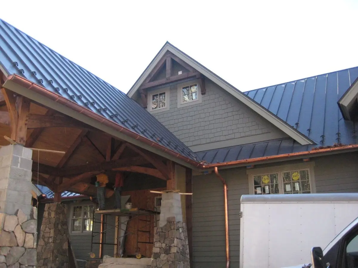 Craftsman Roofing team delivering quality roofing work in Spring Creek Manor